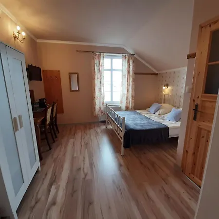 فندق مبيت وإفطار Dworek Bursztynowe Piaski 3*