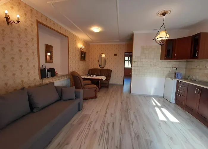 Dworek Bursztynowe Piaski Bed & Breakfast